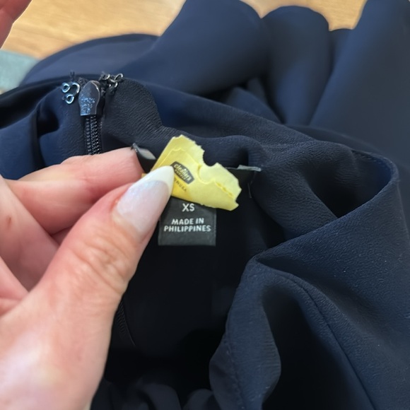 Ann Taylor navy peplum tank with zipper back - Picture 5 of 5